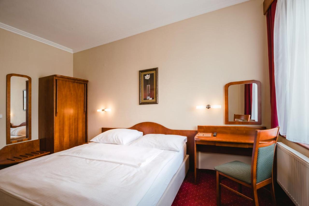 Wellness Hotel Luzan Rumburk Ngoại thất bức ảnh