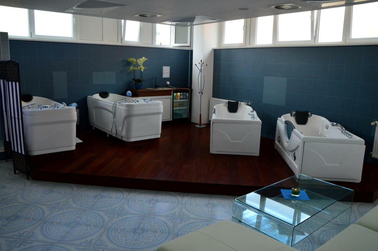 Wellness Hotel Luzan Rumburk Ngoại thất bức ảnh