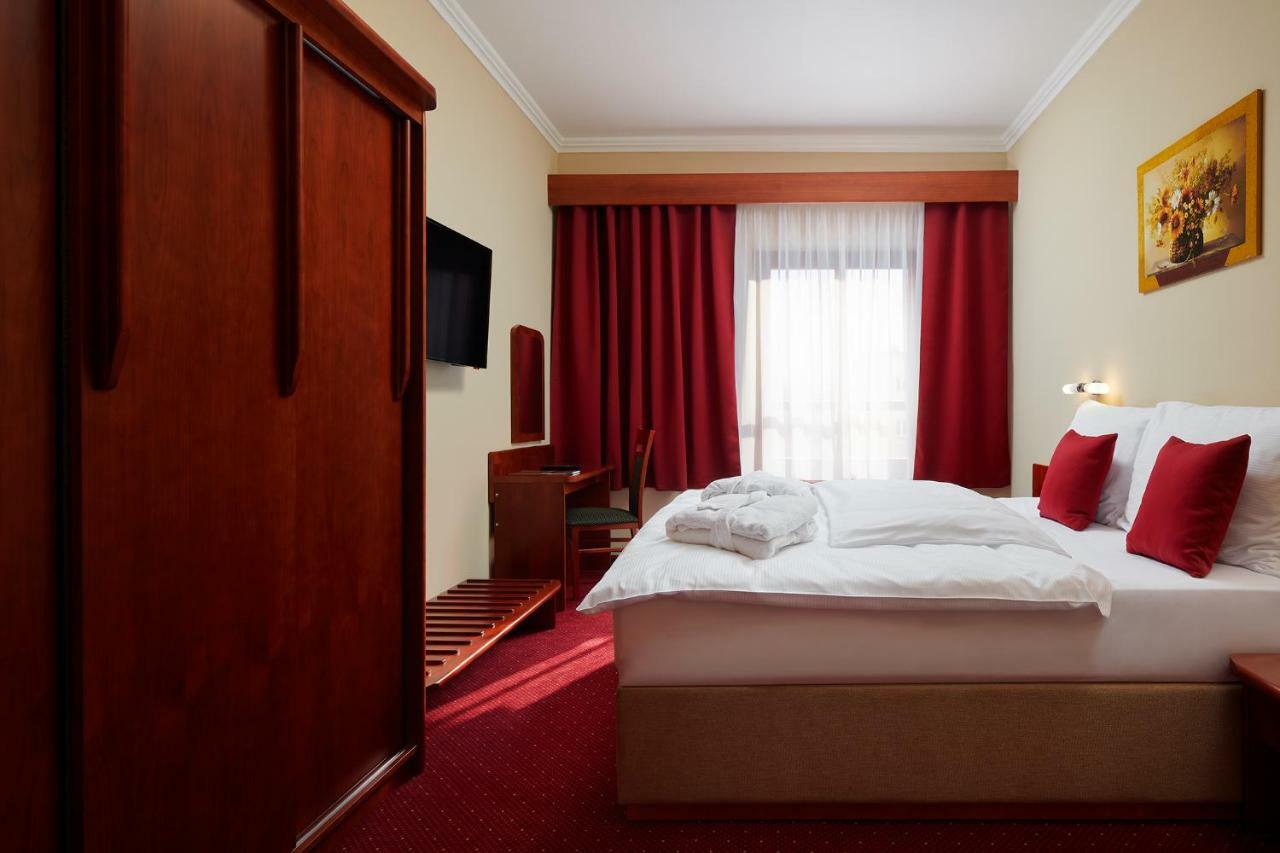 Wellness Hotel Luzan Rumburk Ngoại thất bức ảnh