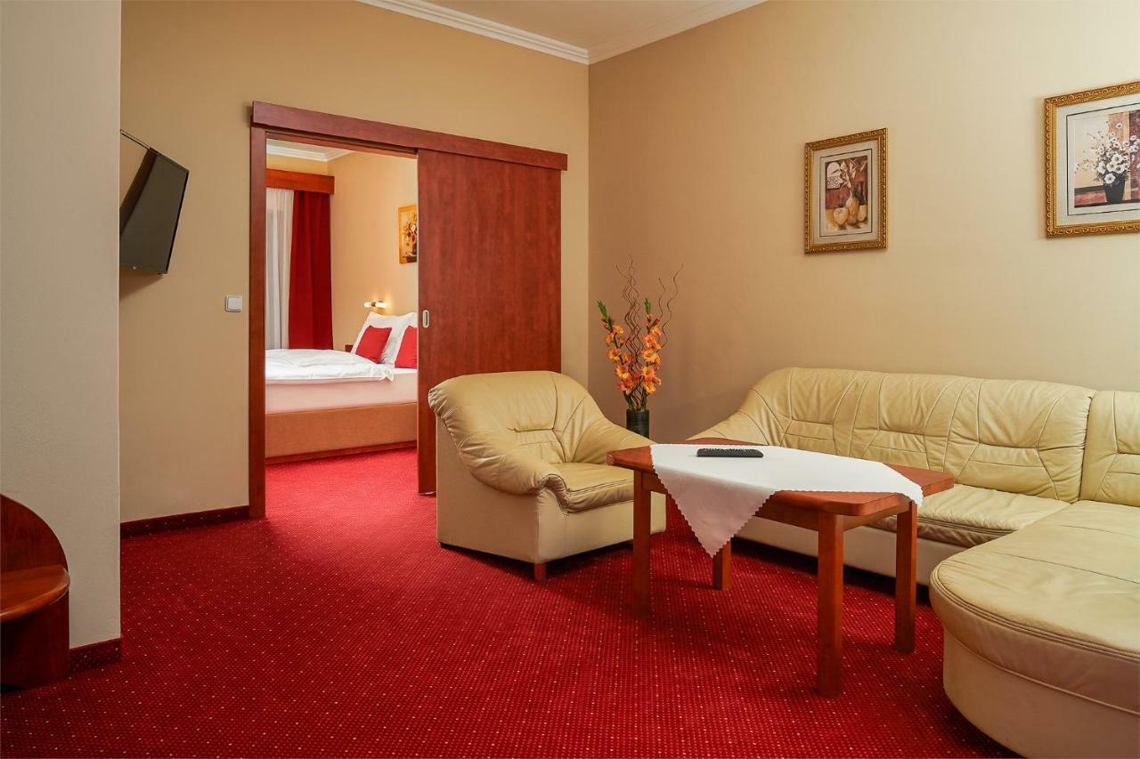 Wellness Hotel Luzan Rumburk Ngoại thất bức ảnh
