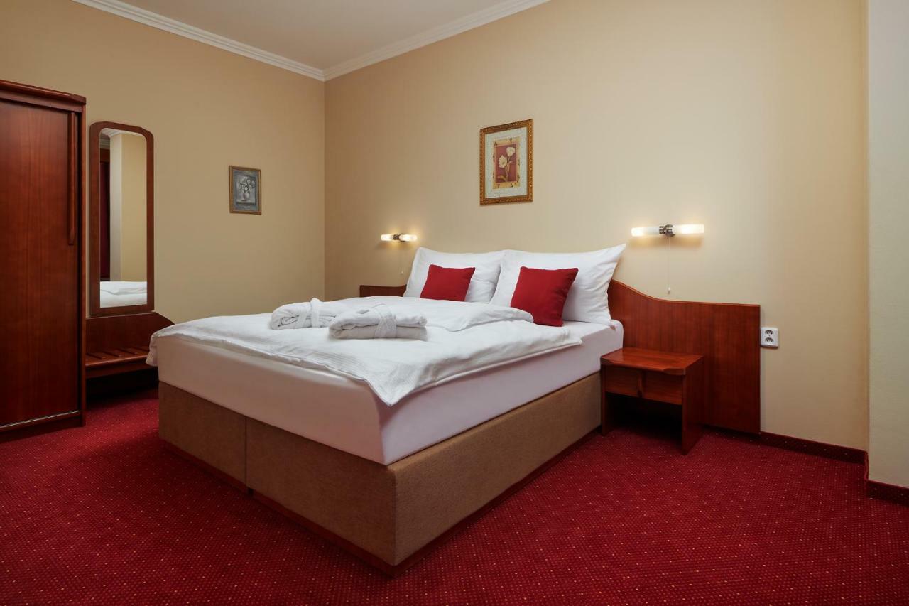 Wellness Hotel Luzan Rumburk Ngoại thất bức ảnh